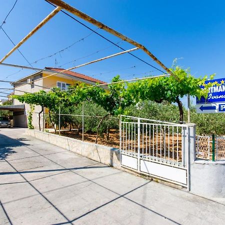 Apartments Ivana โตรกีร์ ภายนอก รูปภาพ