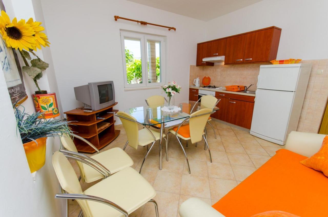 Apartments Ivana โตรกีร์ ภายนอก รูปภาพ