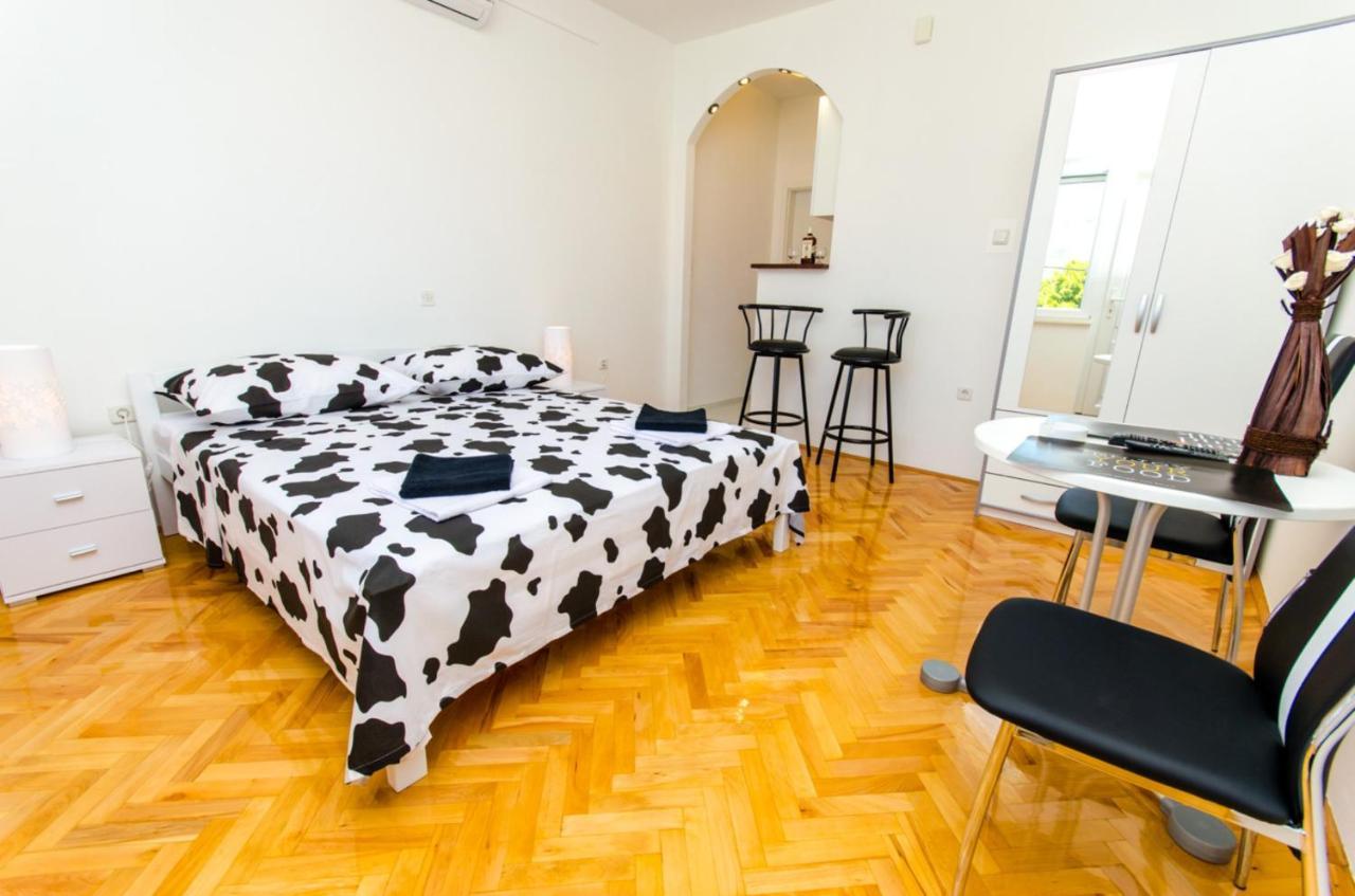 Apartments Ivana โตรกีร์ ภายนอก รูปภาพ