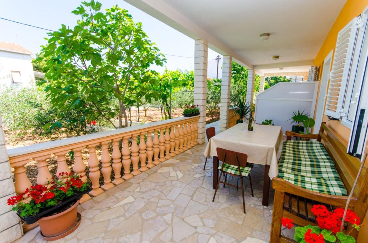 Apartments Ivana โตรกีร์ ภายนอก รูปภาพ
