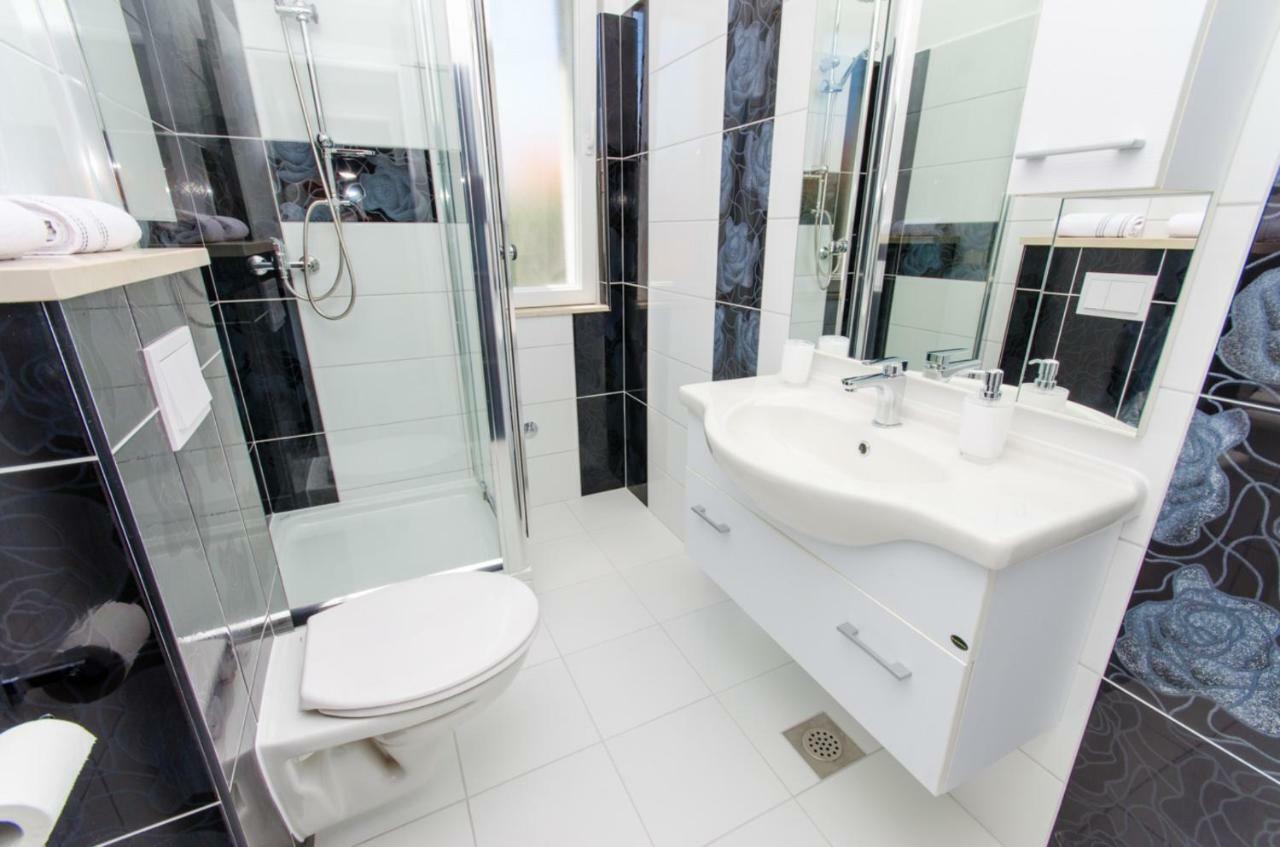 Apartments Ivana โตรกีร์ ภายนอก รูปภาพ